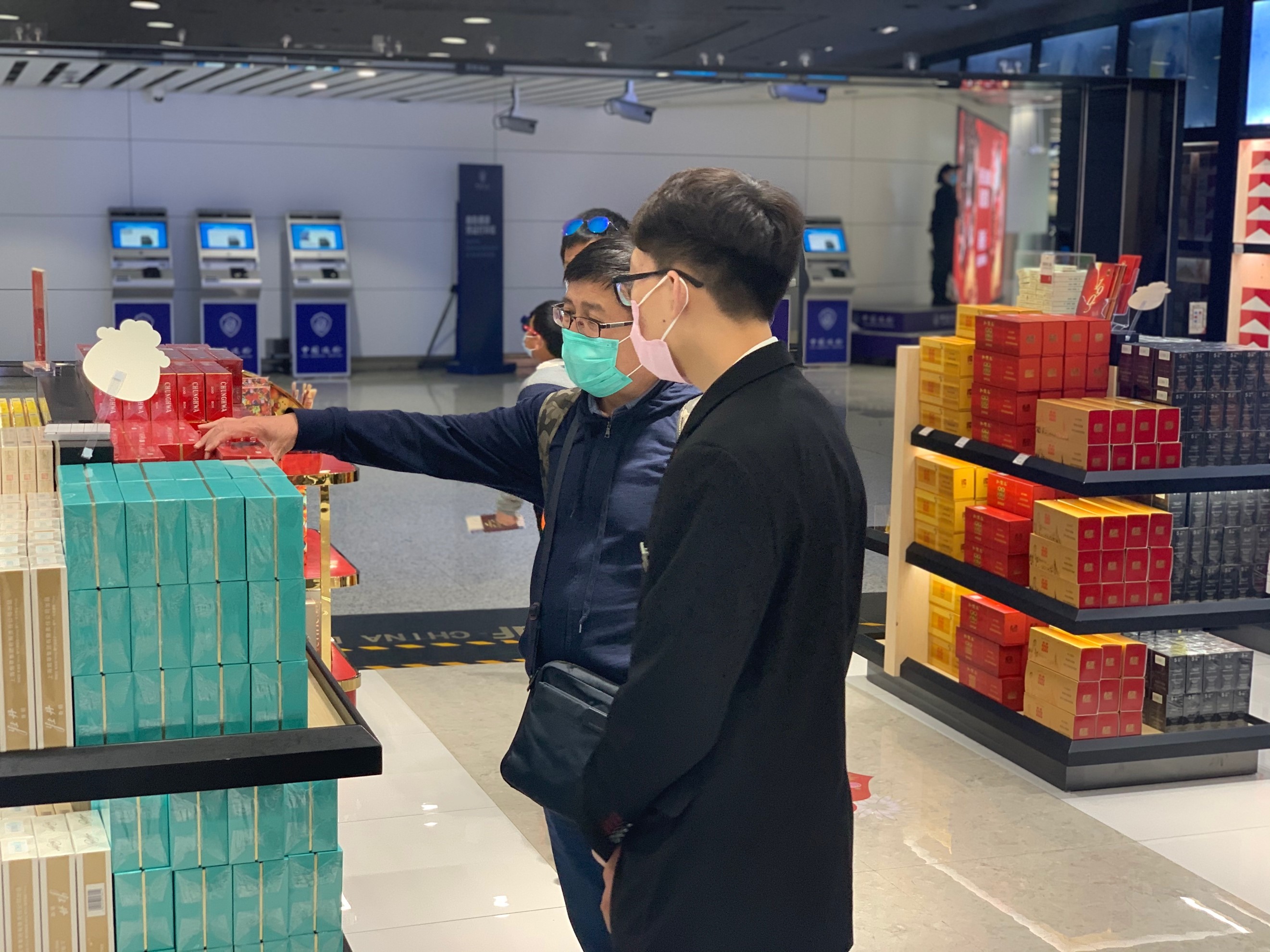 【中国免税人在行动•党员先锋篇】之二： 不忘初心，凝心聚力——米兰党员抗击疫情，发挥党员先锋模范作用