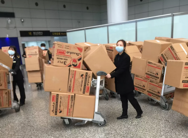 【中国免税人在行动·一线直击篇】之六： 战“疫”一线的阳光卫士，爱心传递暖人心