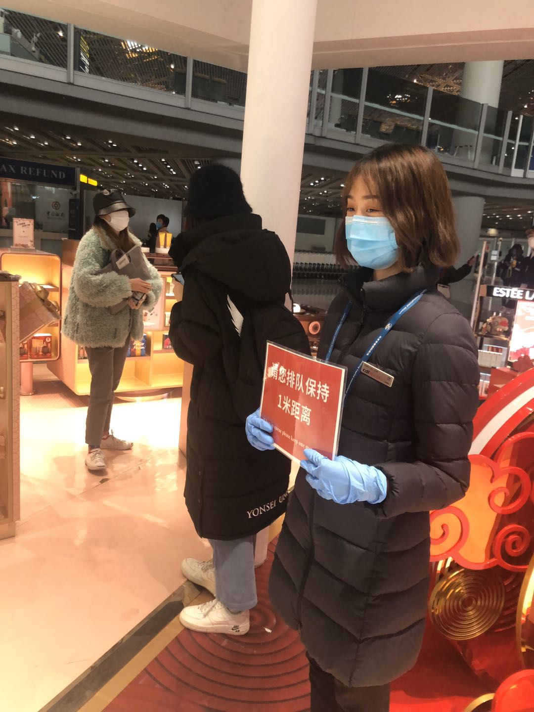 【中国免税人在行动·一线直击篇】之十五： 不畏艰险战疫情，无私奉献显大爱